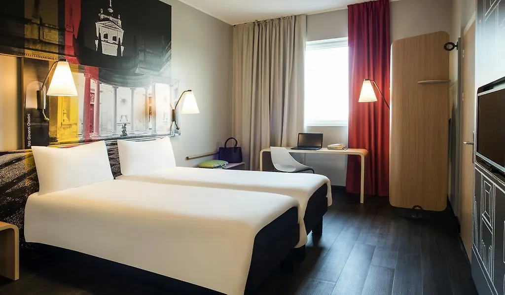 מלון לאינטה Ibis Milano Fiera