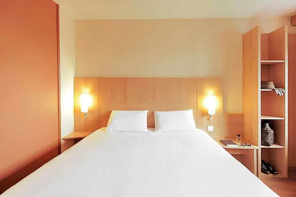 Отель Ibis Milano Fiera Лайнате