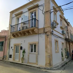 Kalsa's House Ferienhaus Noto